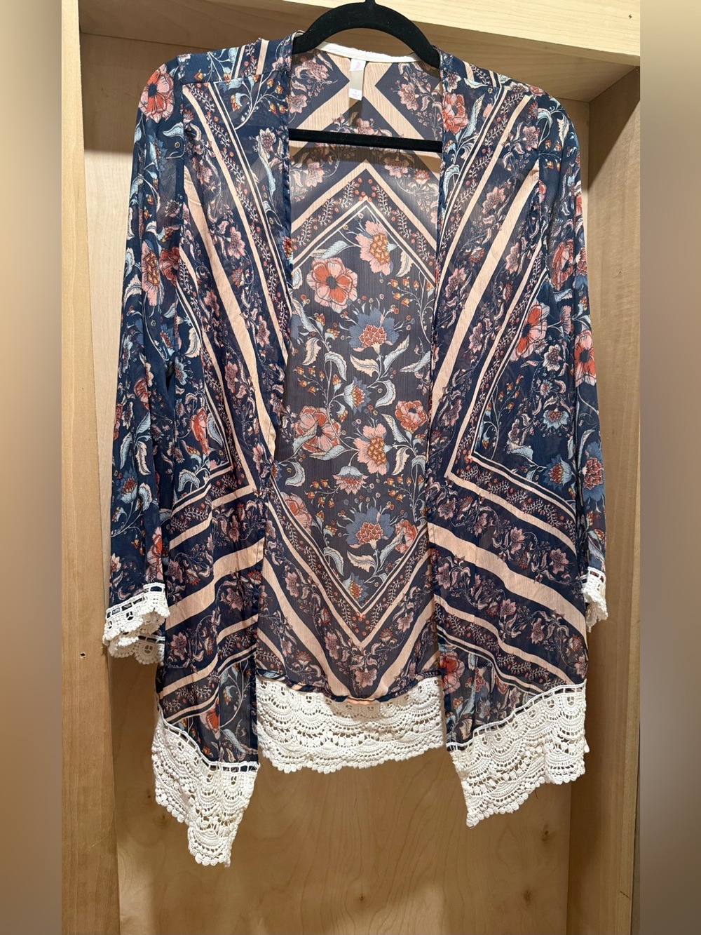 Xhilaration pink and navy floral Kimono Size Small